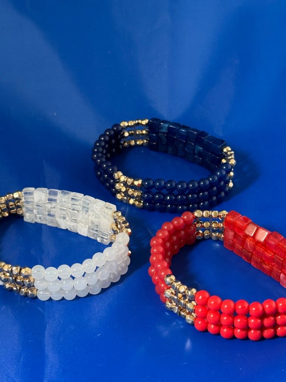 Avon Signature Spring Fling Triple Strand Stretch Bracelet Set Red White Blue